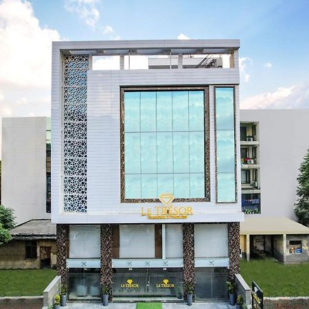 Hotel Le Tresor Neu-Delhi Exterior foto